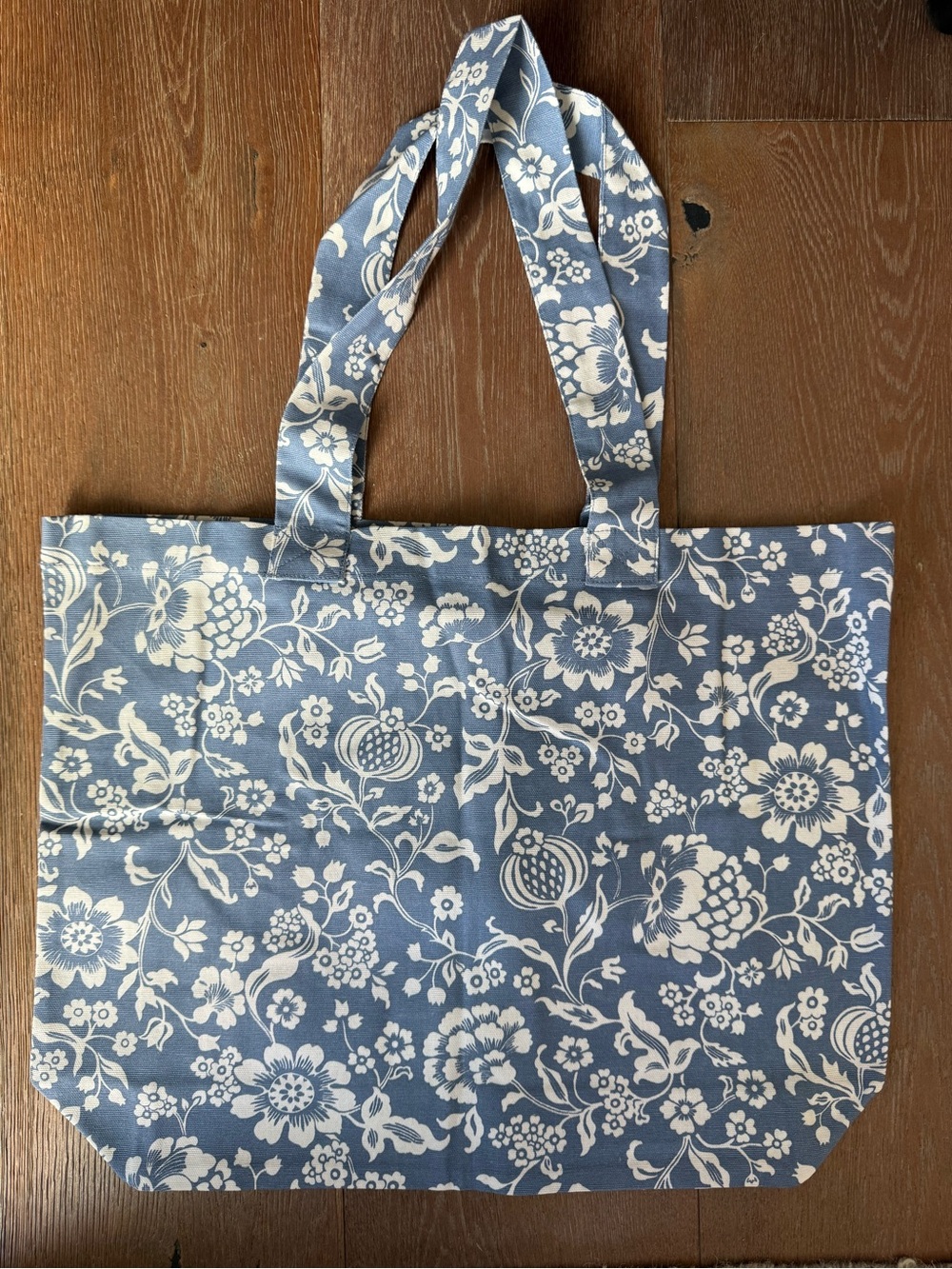 RARE Serena & Lily Blue and White Floral Canvas Tote Bag